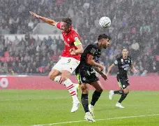 荷甲积分榜最新比分