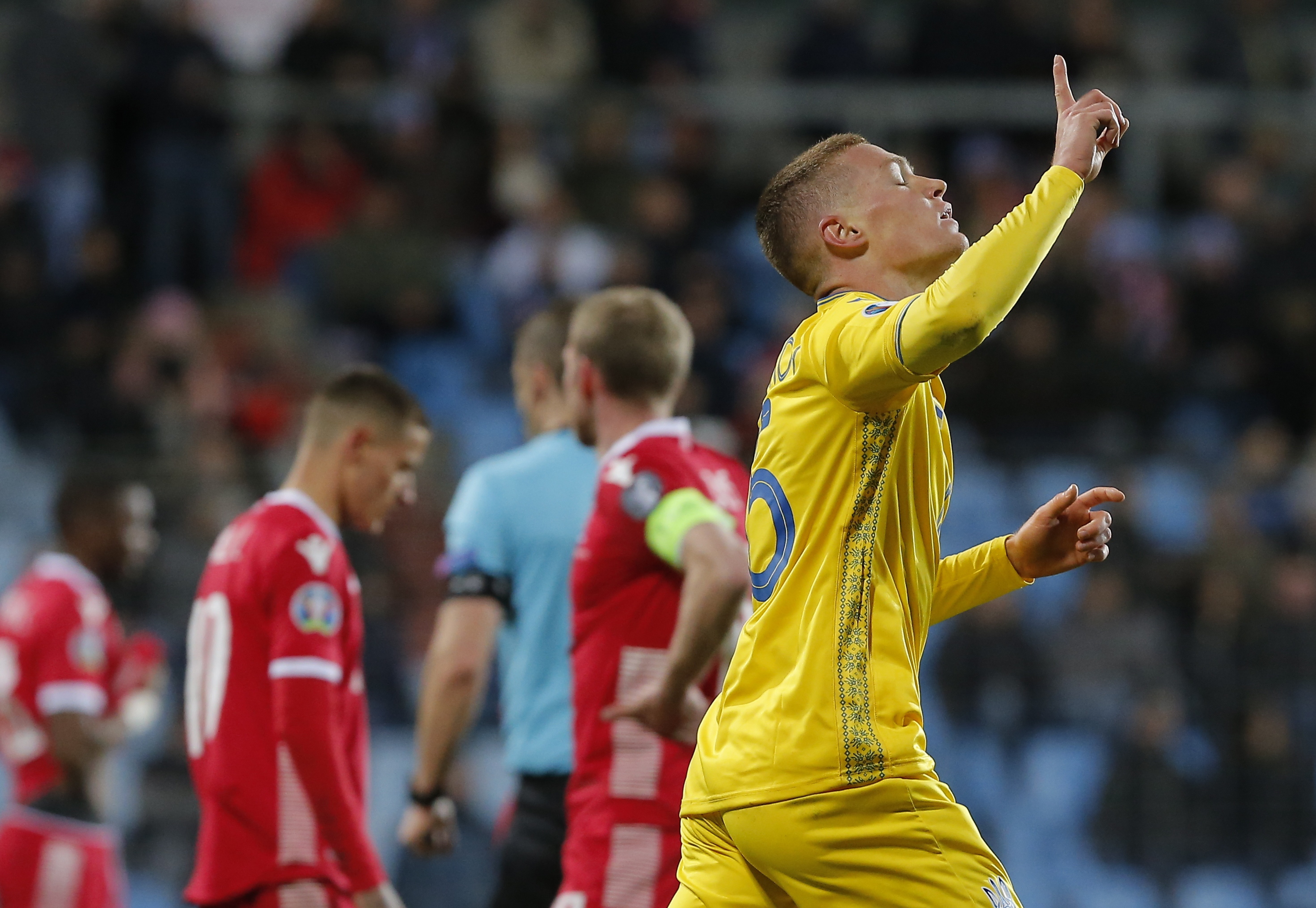 乌克兰队在国外足球比赛中夺得冠军是哪一年